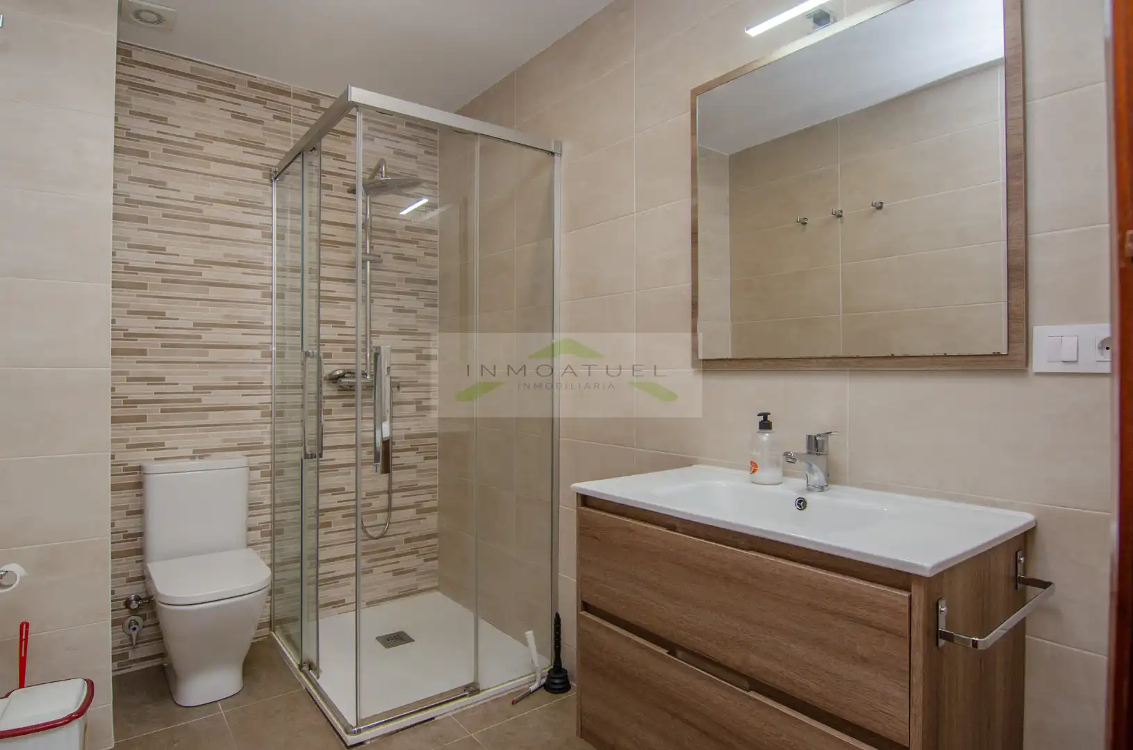 Badezimmer von Wohnung zur Miete in A Coruña Capital  mit Heizung, Parkett und Terrasse