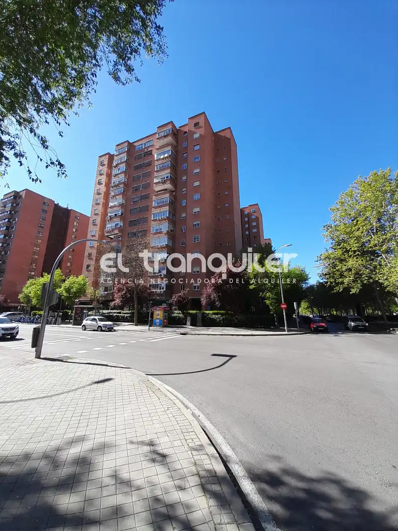 Pis de lloguer a Avenida Pablo Neruda, Palomeras Sureste