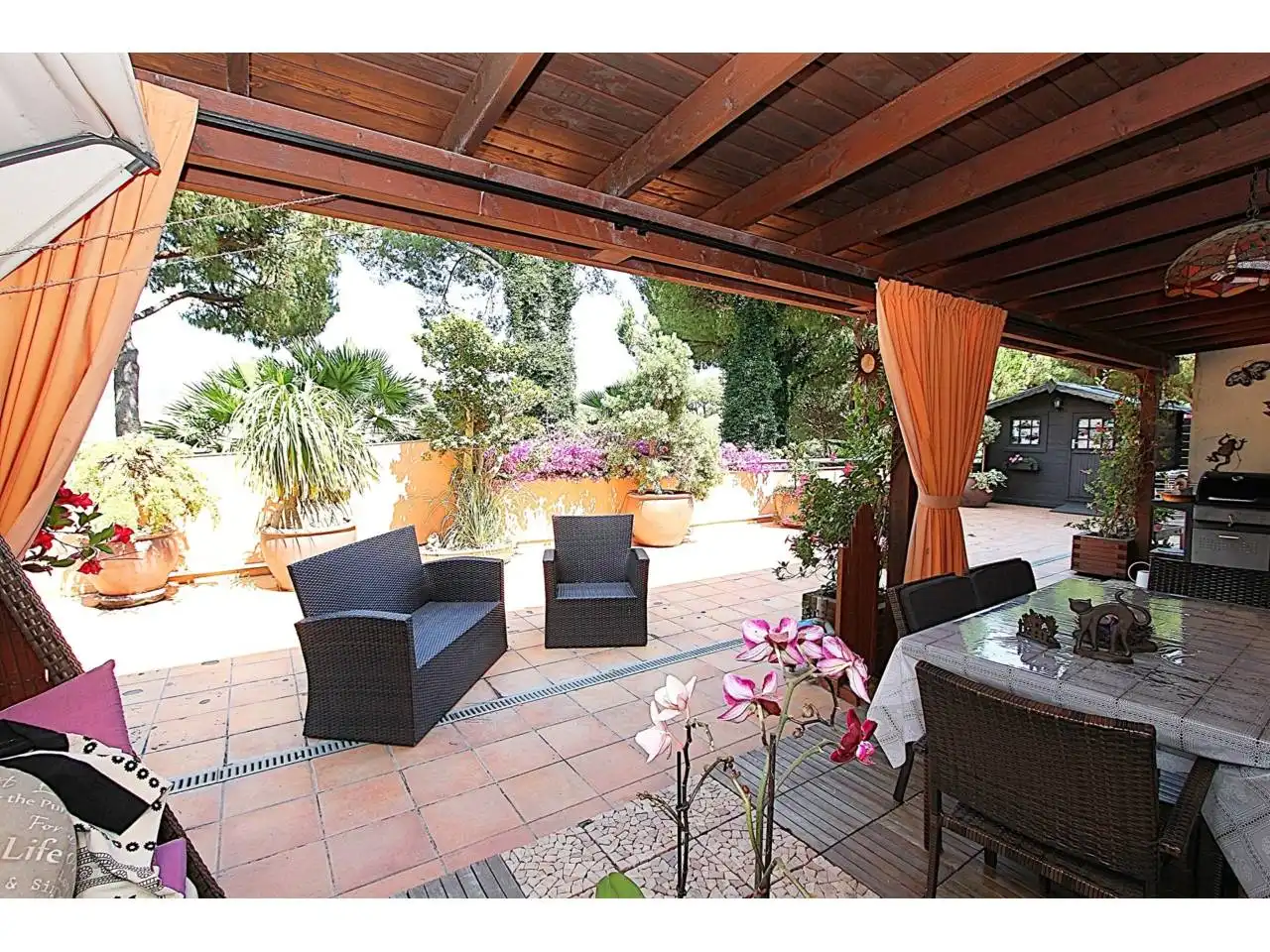 Terrasse von Wohnung zum Verkauf in Lloret de Mar mit Klimaanlage, Heizung und Privatgarten
