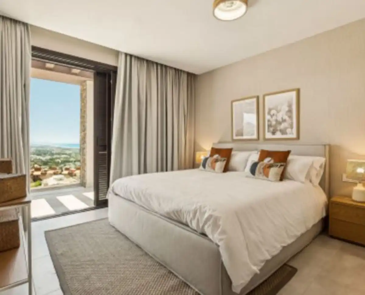 Habitación de Casa adosada en venta en Benahavís con Aire acondicionado, Jardín privado y Terraza