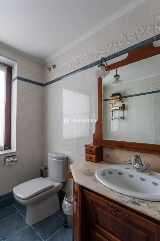 Bathroom of Flat for sale in Getxo   with Heating, Private garden and Terrace