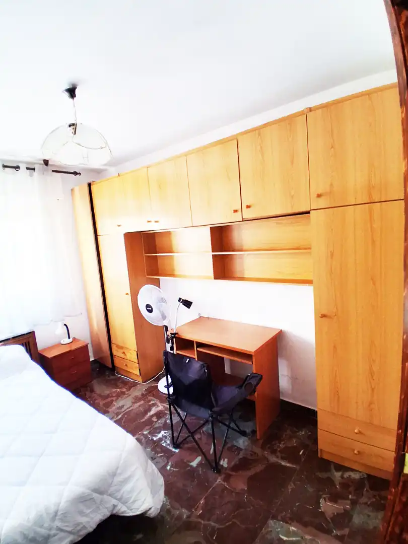 Bedroom of Flat for rent in Granada  with Furnished, Oven and Washing machine