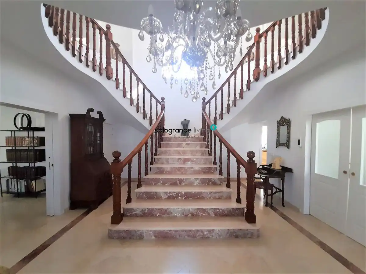 Houses for sale in La Línea de la Concepción  with Air Conditioner, Private garden and Terrace