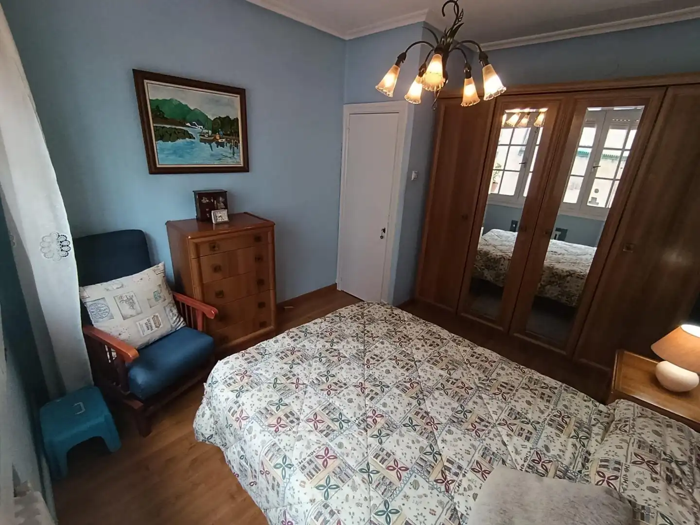 Dormitori de Apartament de lloguer en Avilés amb Calefacció i Moblat