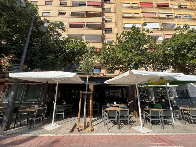 Local comercial en Alquiler en Barrio de Benicalap