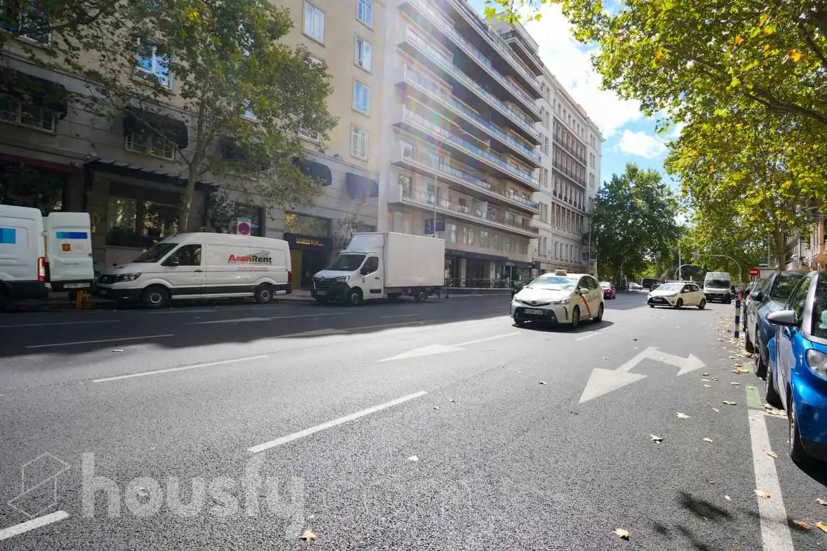 Exterior view of Ground floor for sale in Madrid  with Heating and Furnished