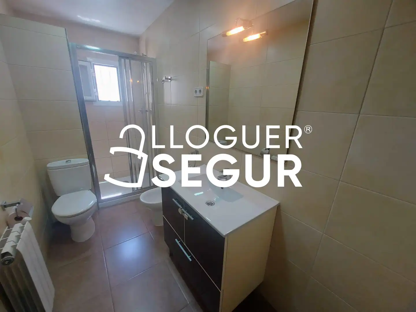 Baño de Piso de alquiler en Barcelona con Calefacción y Terraza