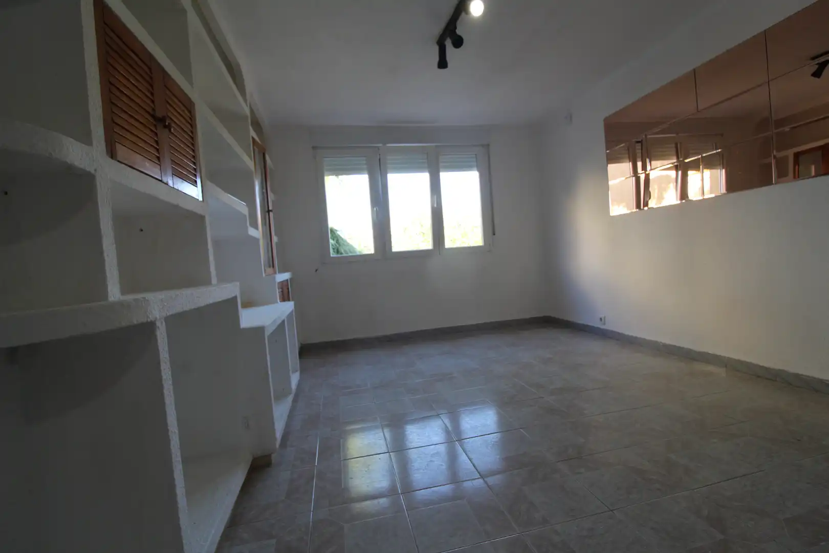 Living room of Flat for sale in Madrid