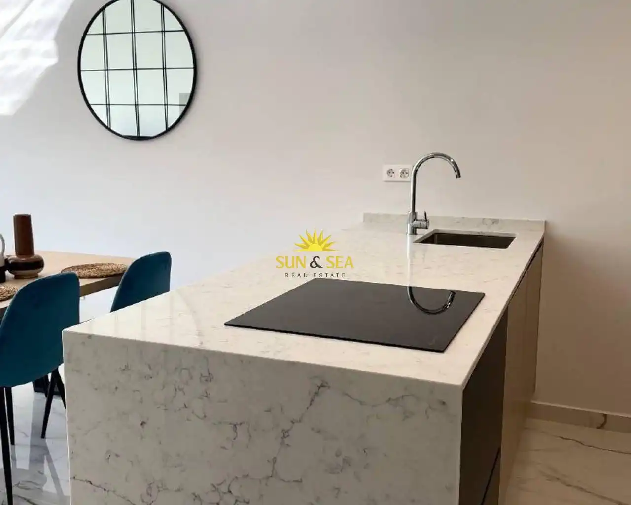 Cuina de Apartament de lloguer en Torrevieja amb Aire condicionat, Calefacció i Piscina