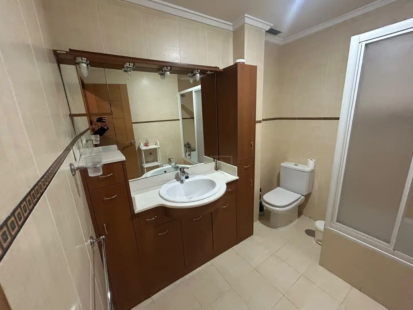 Baño de Piso de alquiler en Corvera de Toranzo con Calefacción, Jardín privado y Terraza