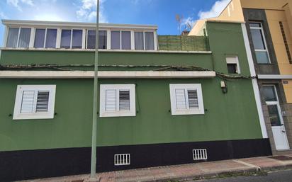 Vista exterior de Casa o xalet en venda en Las Palmas de Gran Canaria amb Terrassa i Traster