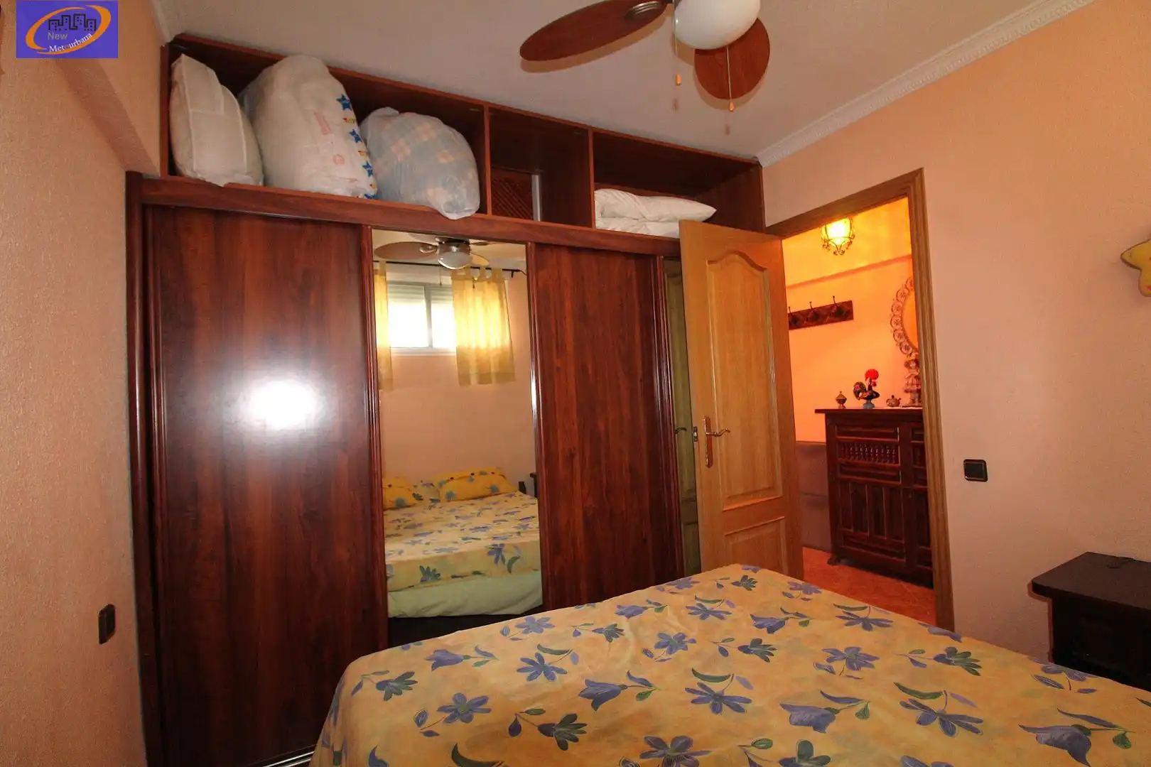 Dormitori de Apartament de lloguer en La Pobla de Farnals amb Jardí privat, Moblat i Piscina comunitària