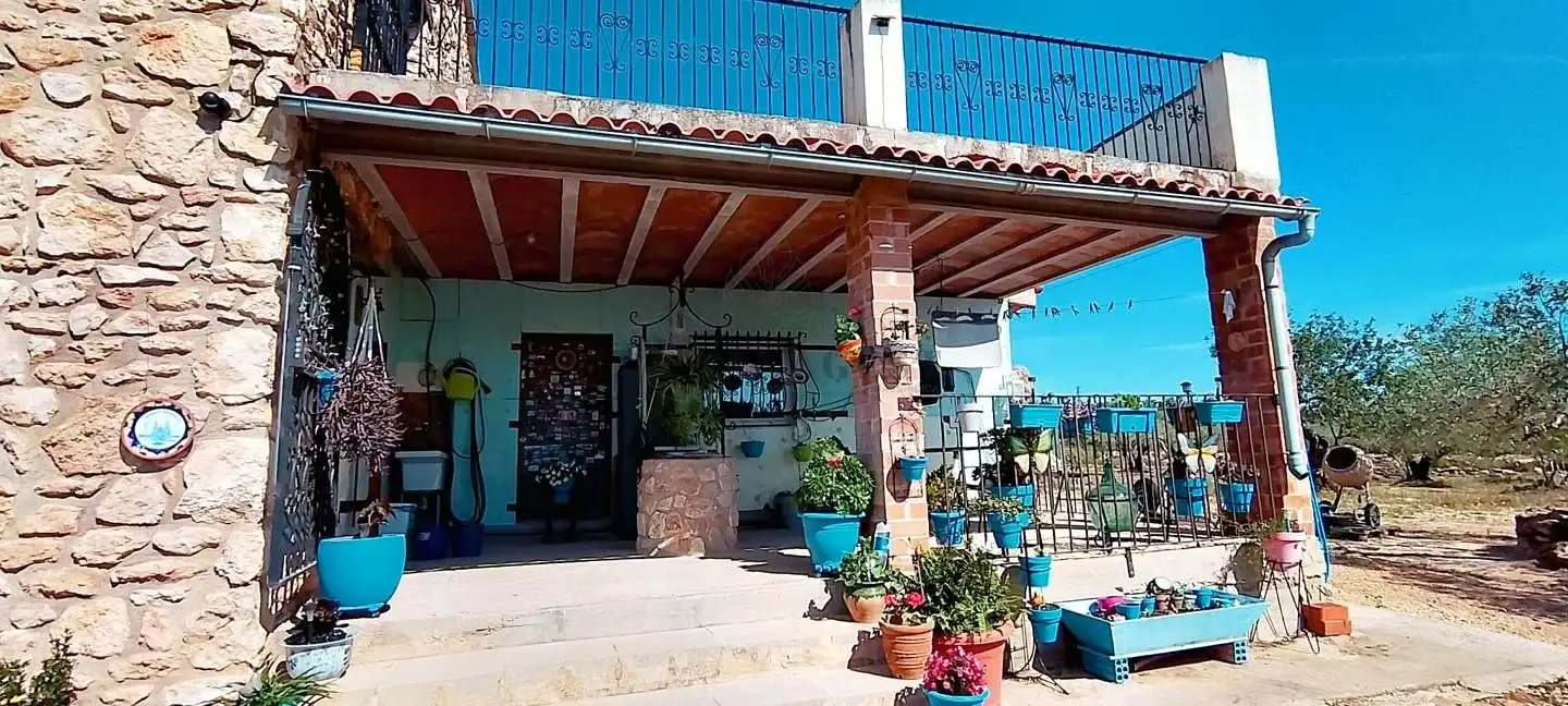 Casa con jardín en venta en Camarles