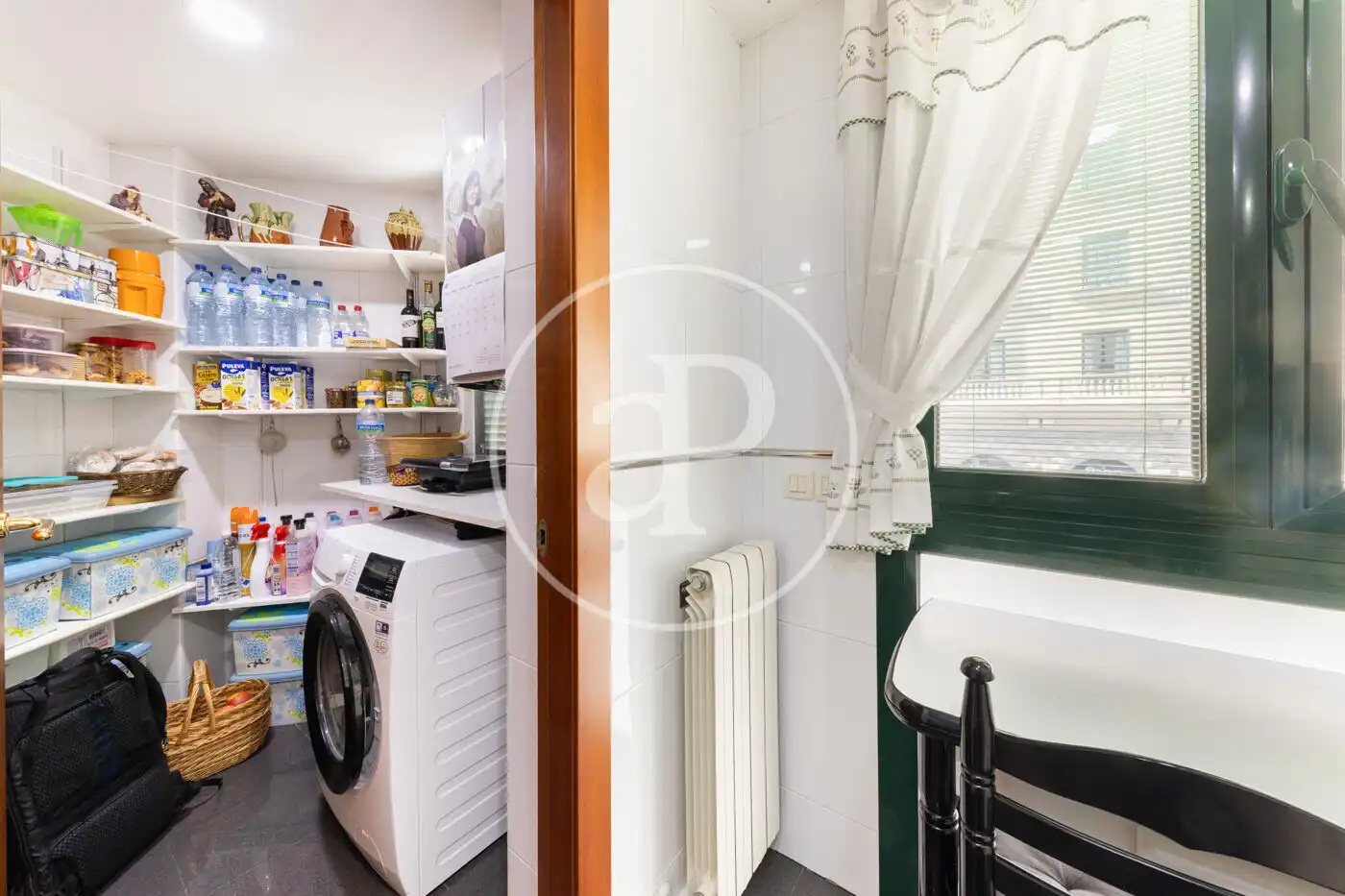 Küche von Wohnung zum Verkauf in  Palma de Mallorca mit Klimaanlage, Heizung und Privatgarten