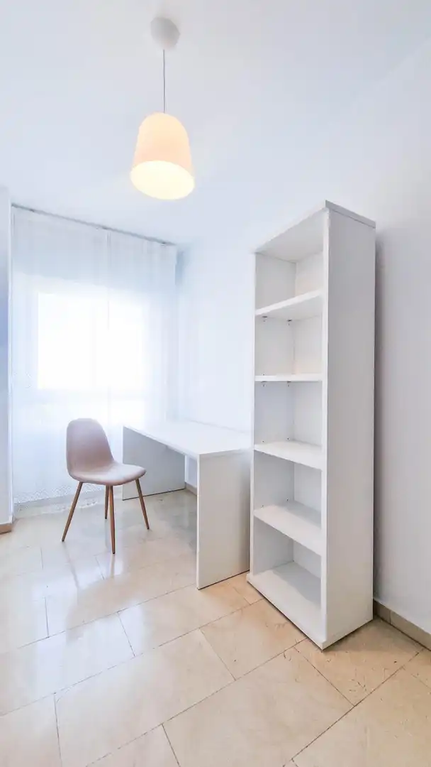 Habitación de Apartamento de alquiler en Badajoz con Amueblado