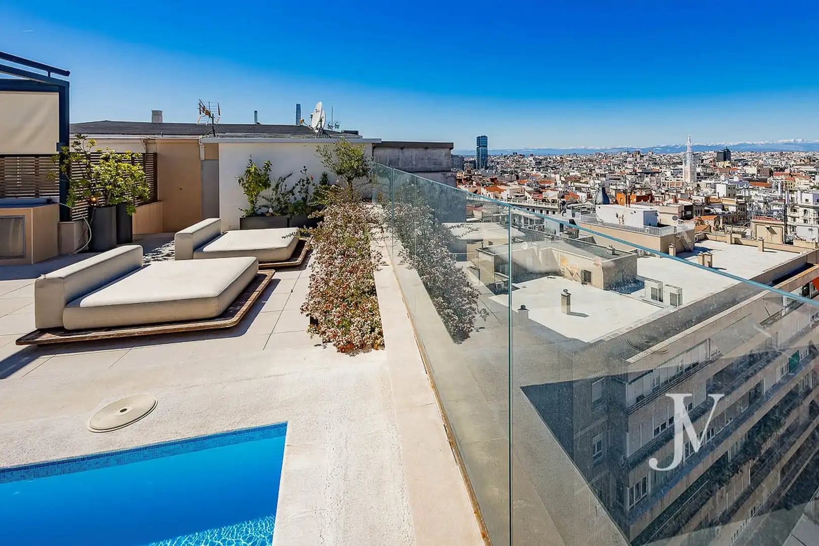 Terrassa de Dúplex de lloguer en Madrid amb Aire condicionat, Calefacció i Jardí privat