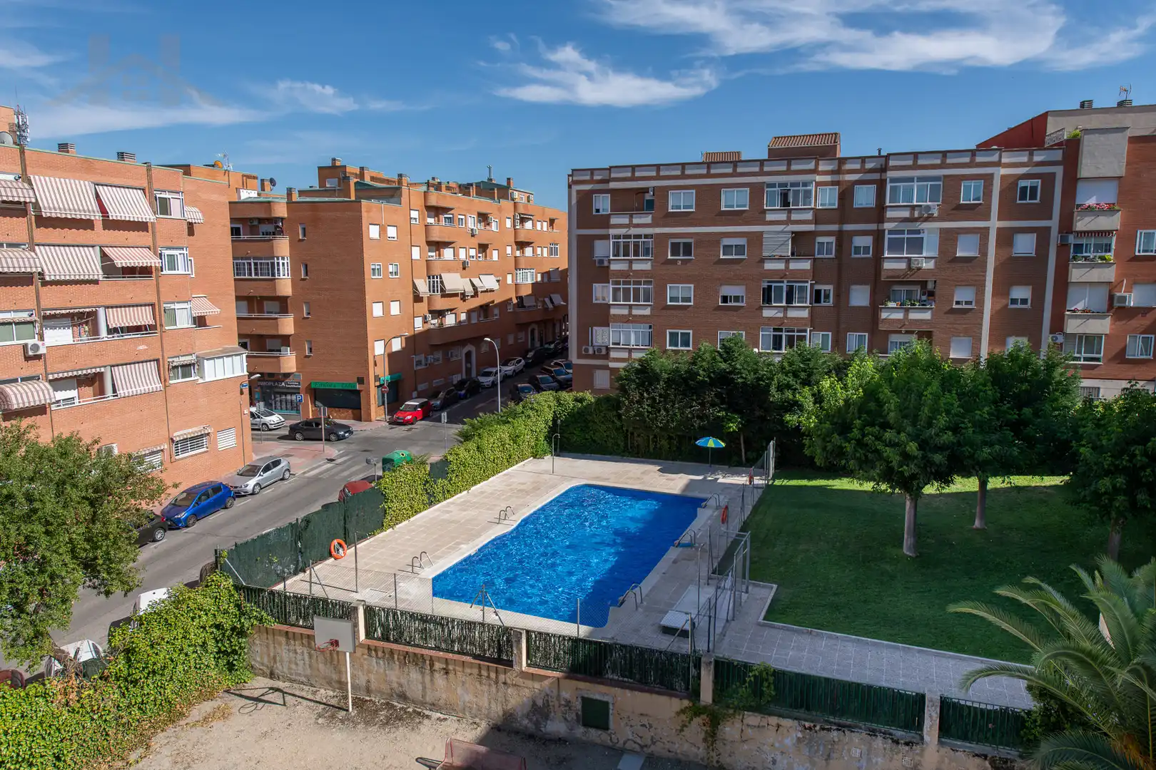 Piscina de Piso en venta en Valdemoro con Calefacción, Terraza y Horno