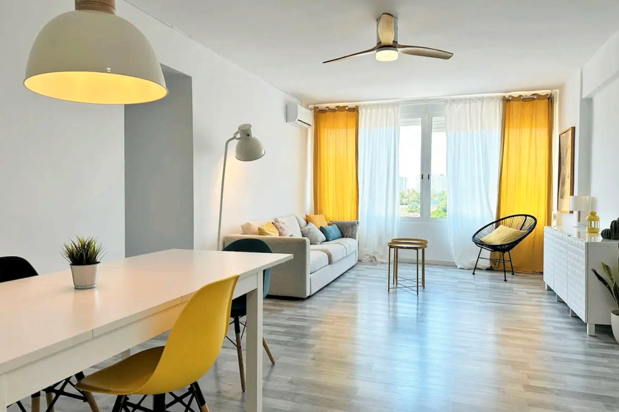 Living room of Flat to rent in  Valencia Capital  with Air Conditioner, Heating and Furnished