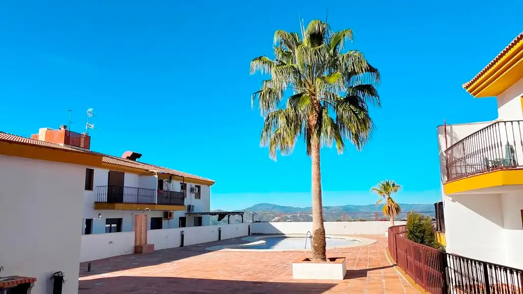 Vista exterior de Piso en venta en Alcaucín con Piscina comunitaria