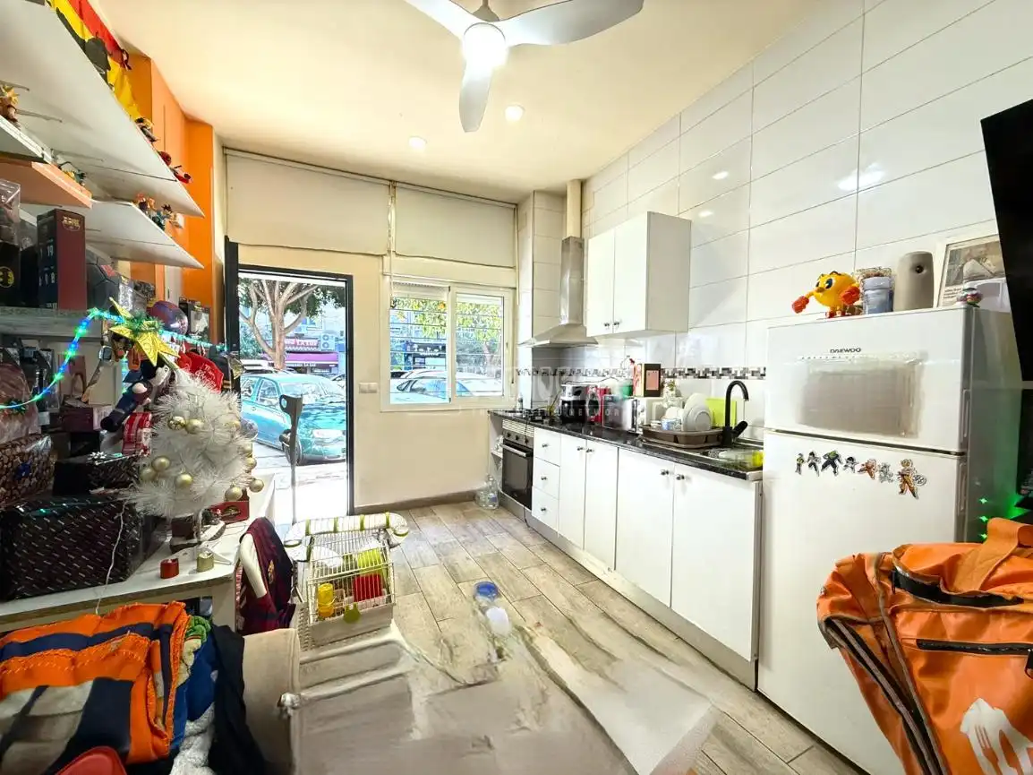 Cocina de Local en venta en Málaga con Aire acondicionado