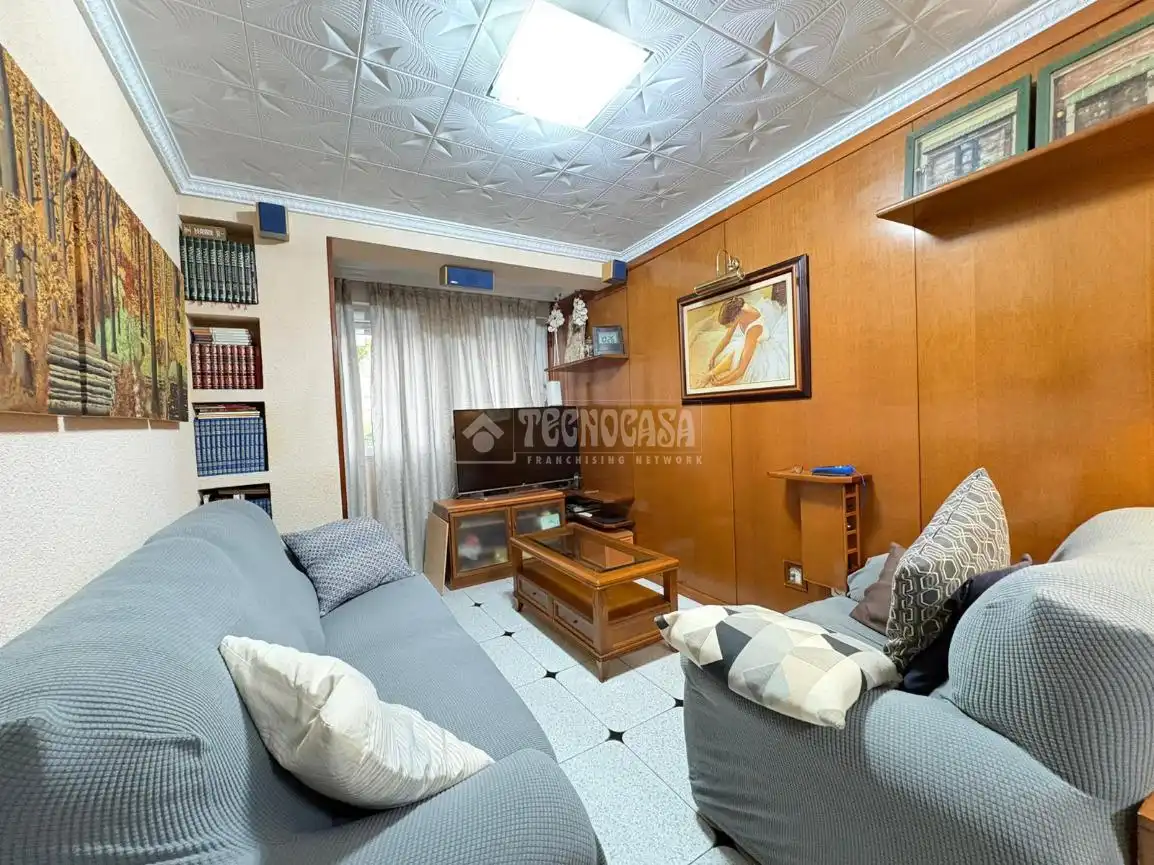 Flat for sale in Juan de la Cierva