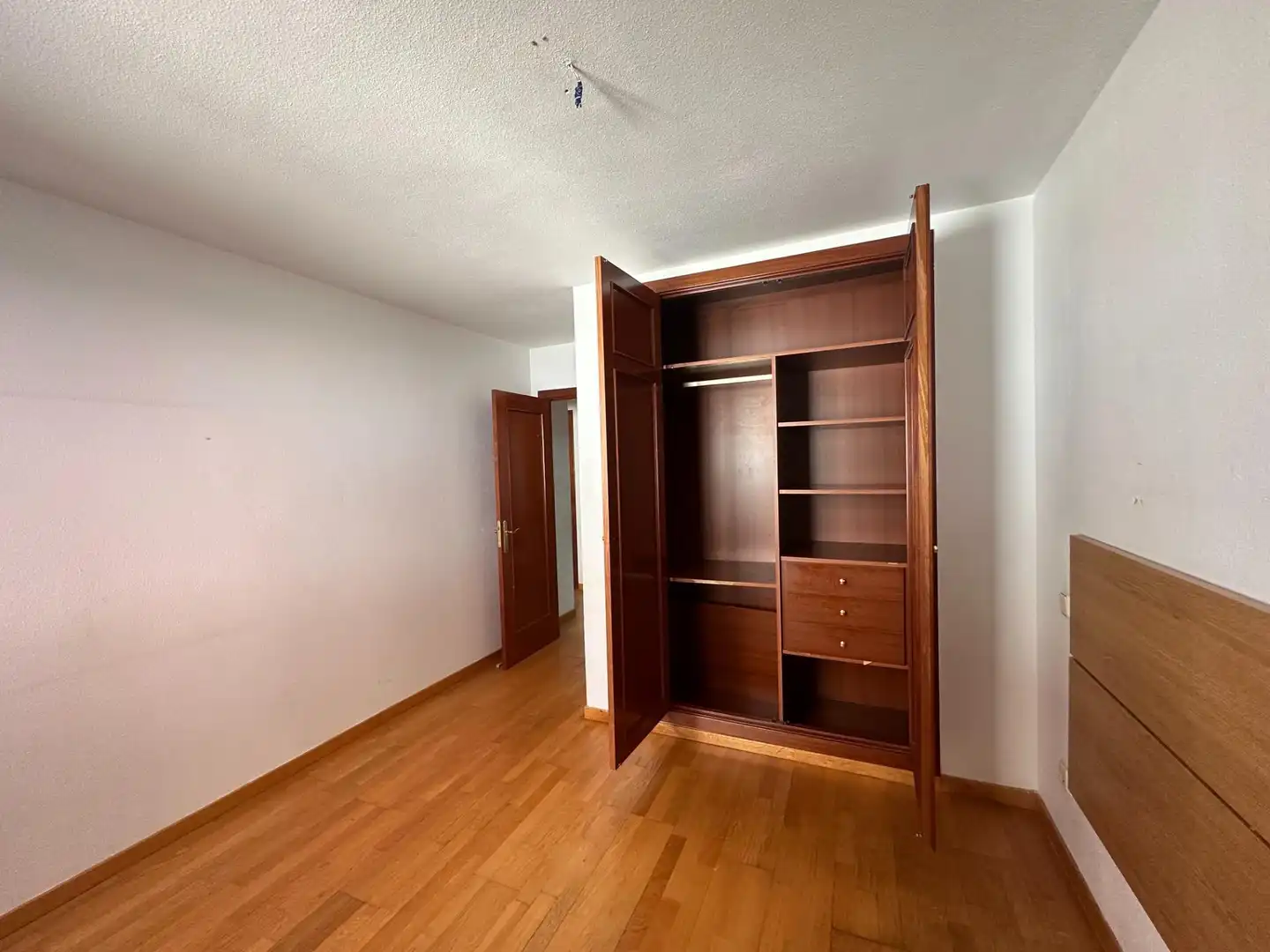 Schlafzimmer von Wohnungen zum Verkauf in Valladolid mit Heizung, Parkett und Abstellraum