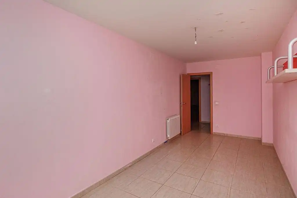 Bedroom of Ground floor for sale in Figueres