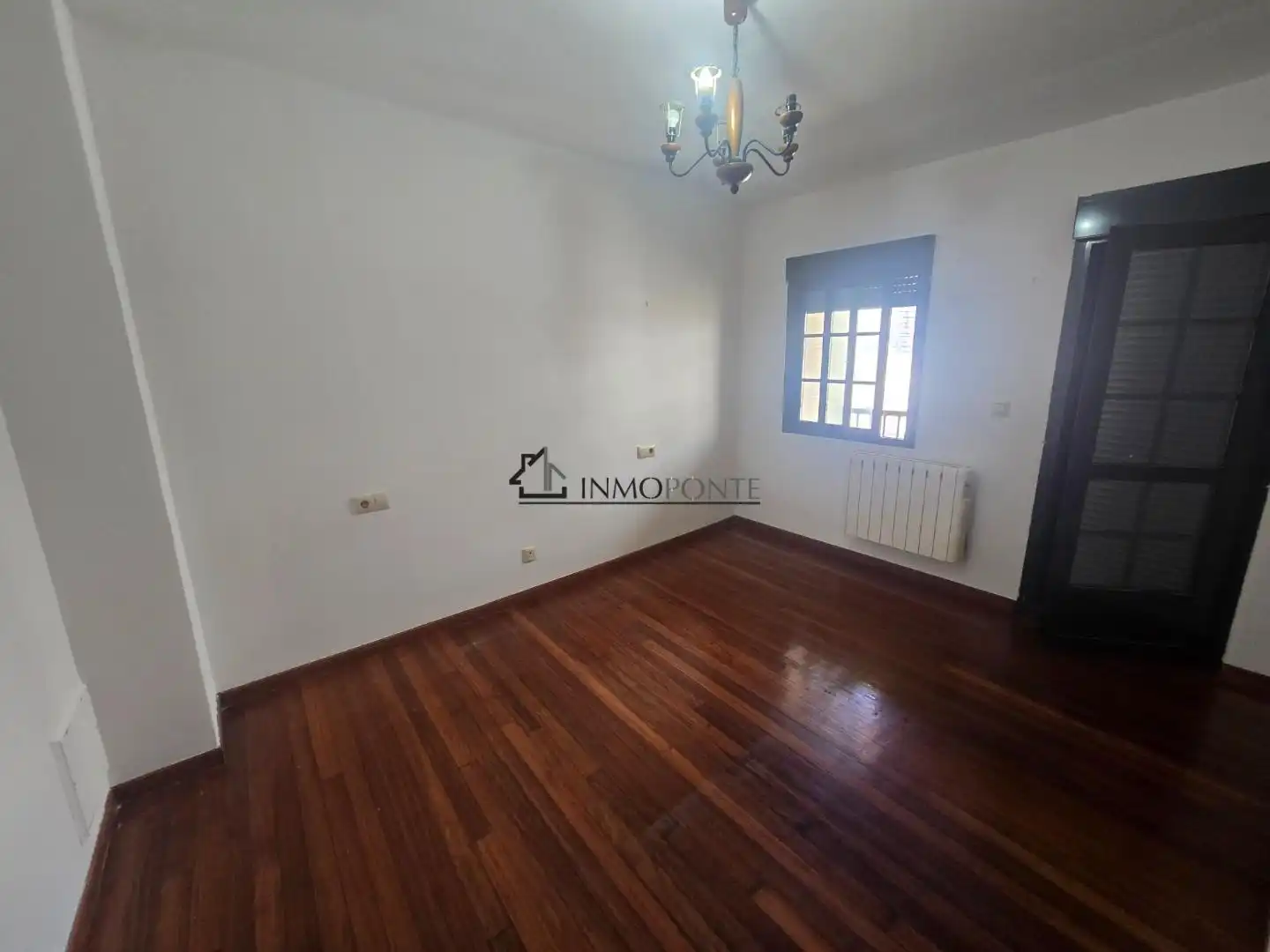 Sala de estar de Casa adosada en venta en Marín con Terraza, Trastero y Balcón