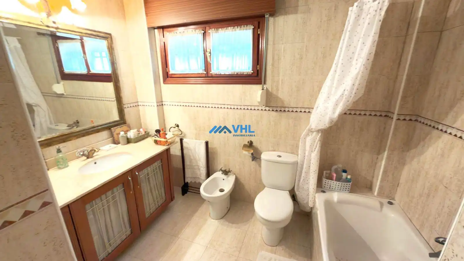 Bathroom of Houses for sale in Castro-Urdiales  with Heating, Private garden and Balcony