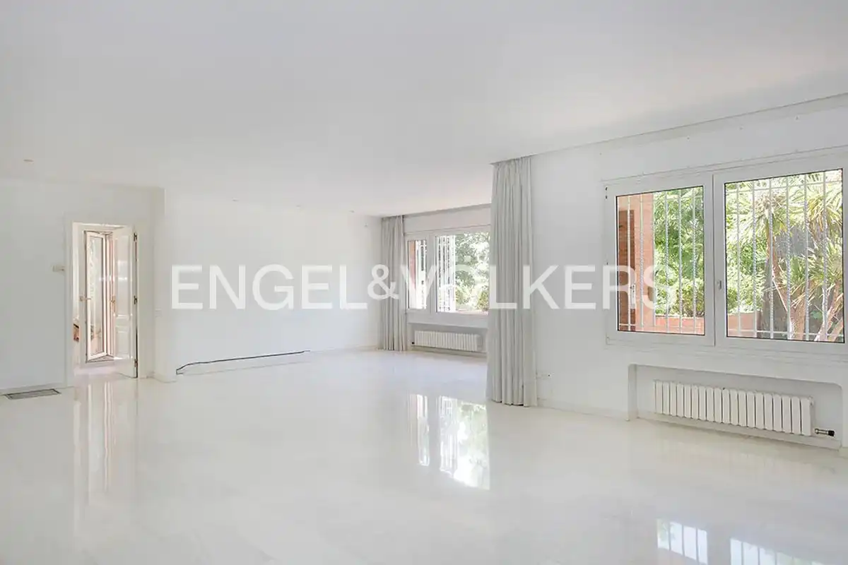 Vista exterior de Casa o chalet de alquiler en Barcelona con Aire acondicionado, Calefacción y Jardín privado