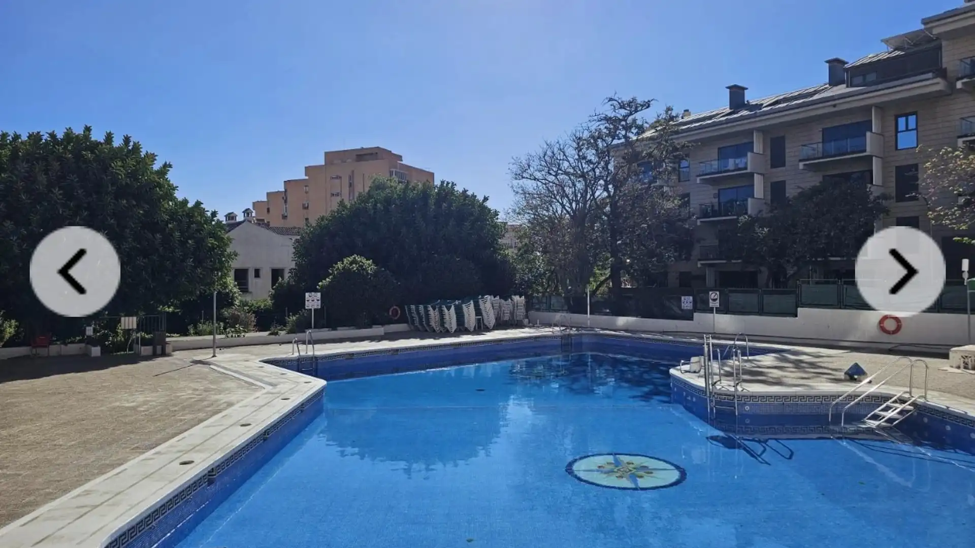 Piscina de Piso en venta en Benalmádena con Aire acondicionado, Terraza y Amueblado