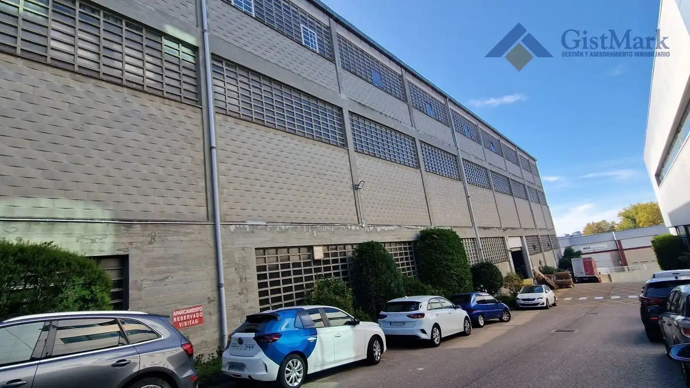 Vista exterior de Nave industrial de alquiler en Vigo 