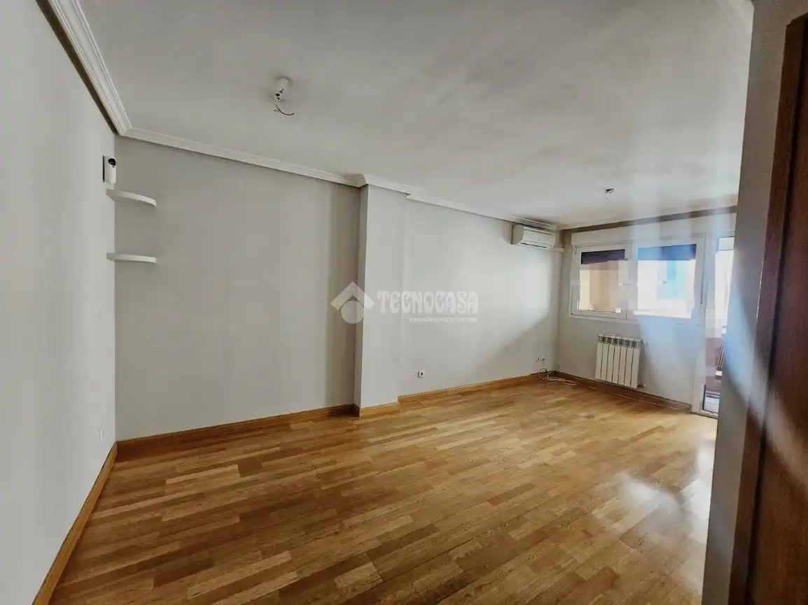 Flat for sale in Parla