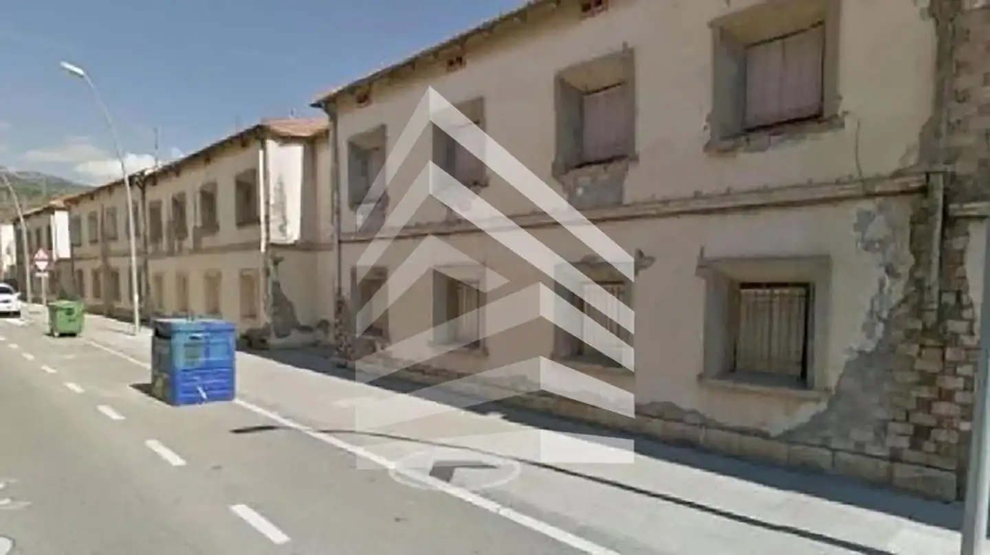 Vista exterior de Edificio en venta en La Pobla de Segur