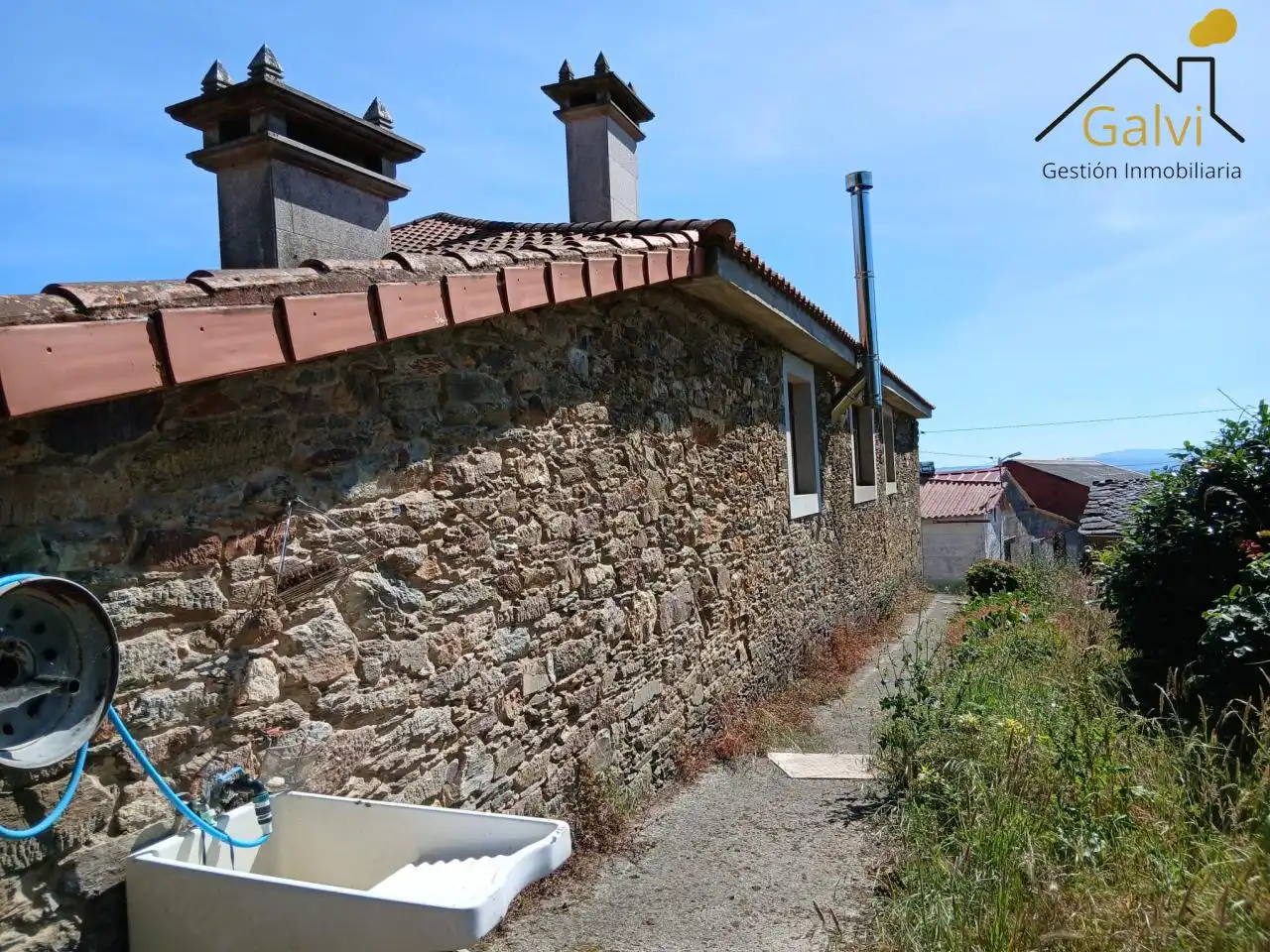 Vista exterior de Finca rústica en venda en O Saviñao  amb Traster i Moblat