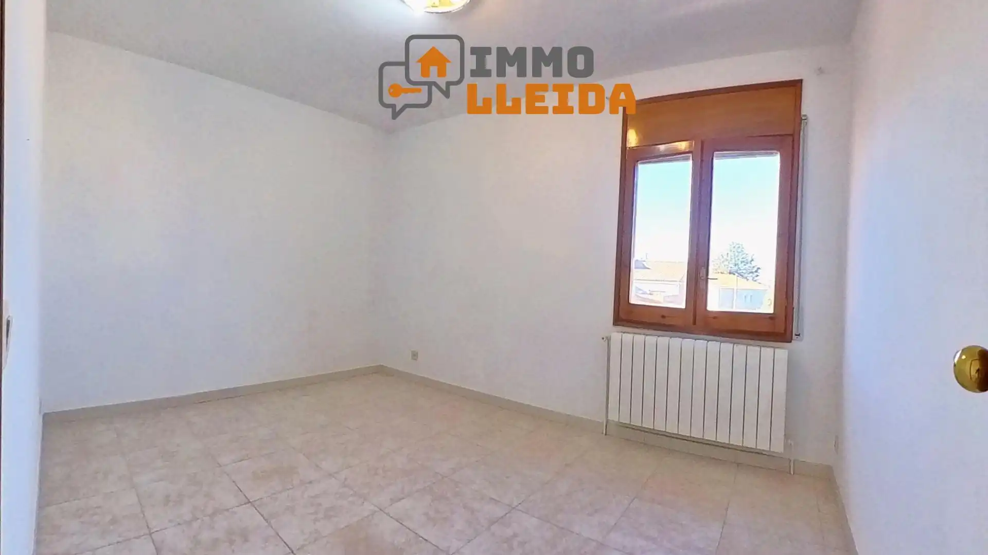 Dormitori de Casa adosada en venda en Vallfogona de Balaguer amb Calefacció, Terrassa i Traster