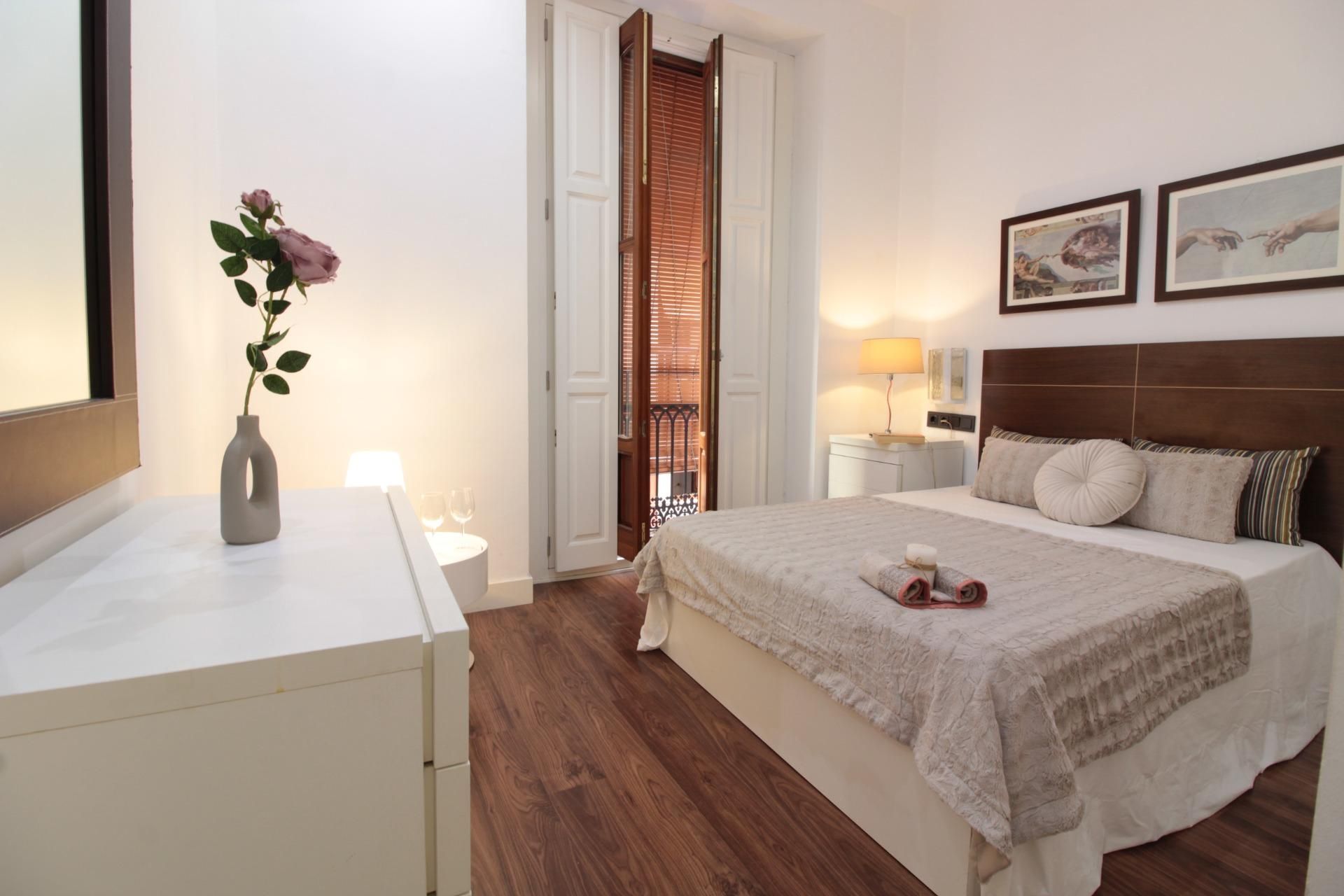 Bedroom of Flat for sale in  Valencia Capital  with Air Conditioner, Heating and Parquet flooring