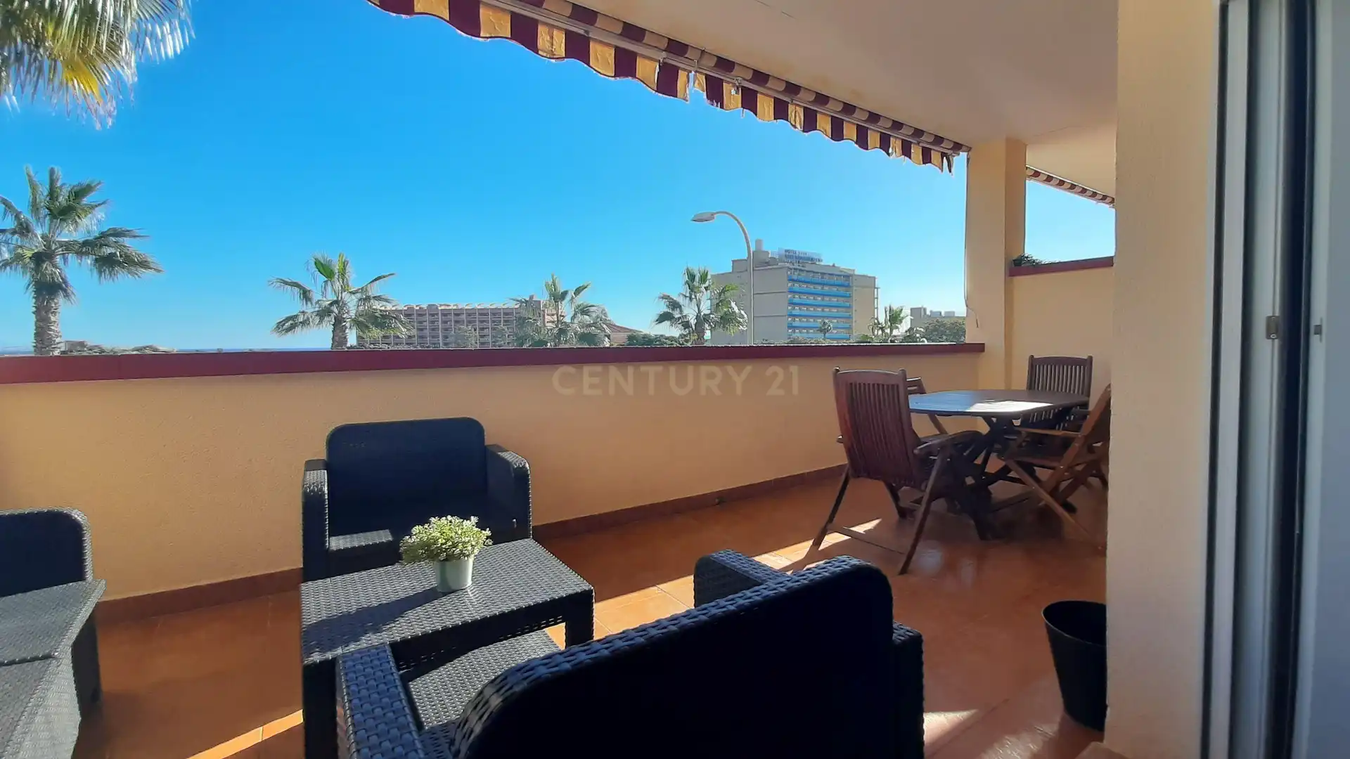 Terraza de Piso en venta en Benalmádena con Aire acondicionado, Trastero y Horno