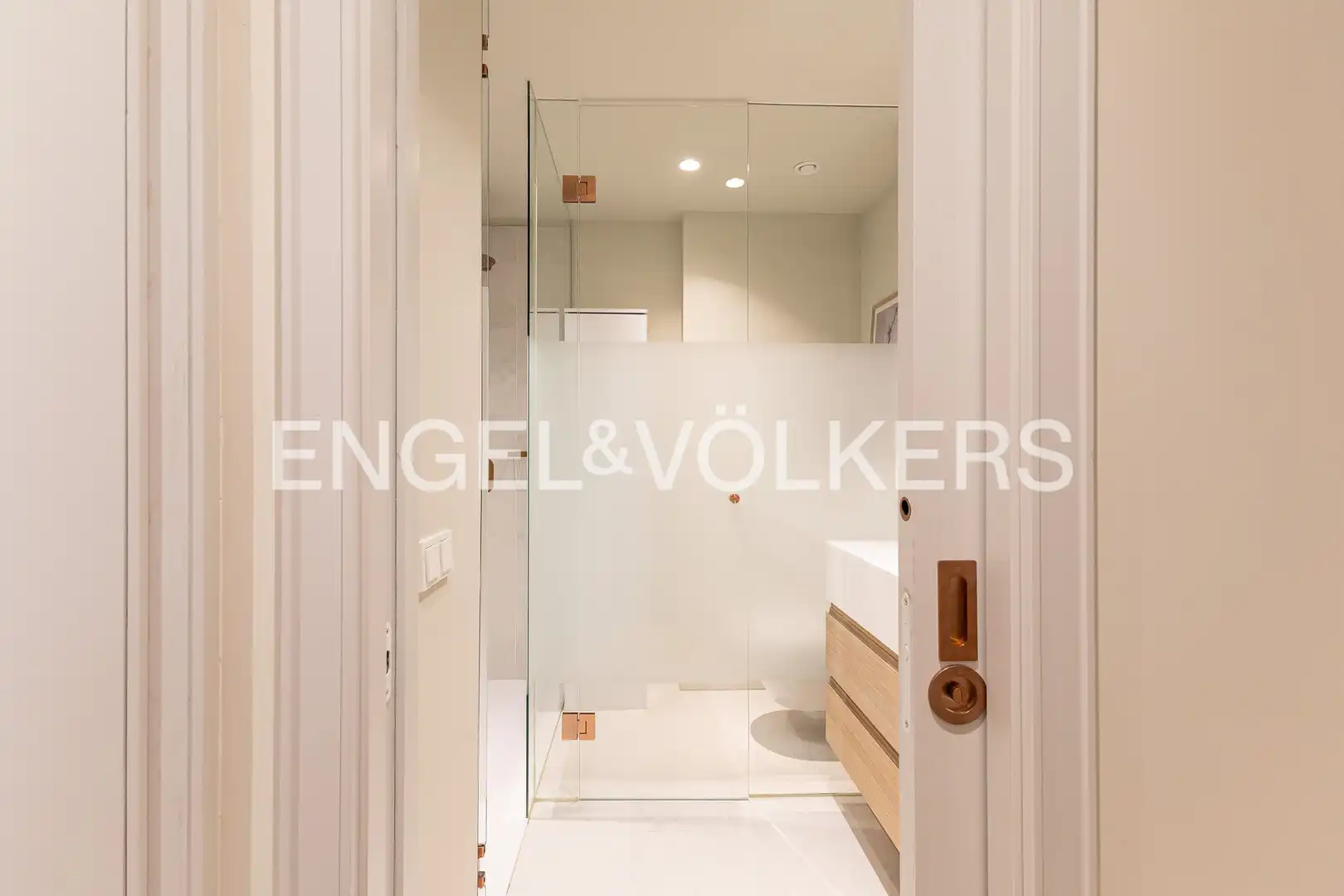 Bathroom of Flat for rent in Madrid  with Air Conditioner, Heating and Swimming Pool