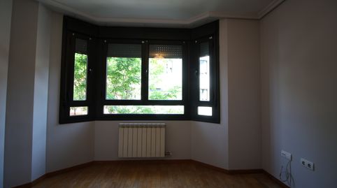 Foto 5 de Piso de alquiler en Calle Villafranca de Duero, Las Villas - Valparaiso - El Peral, Valladolid Capital