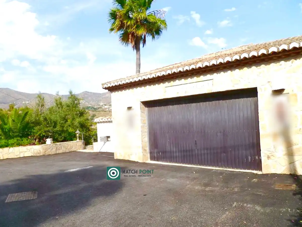 Vista exterior de Casa o xalet en venda en Almuñécar amb Moblat