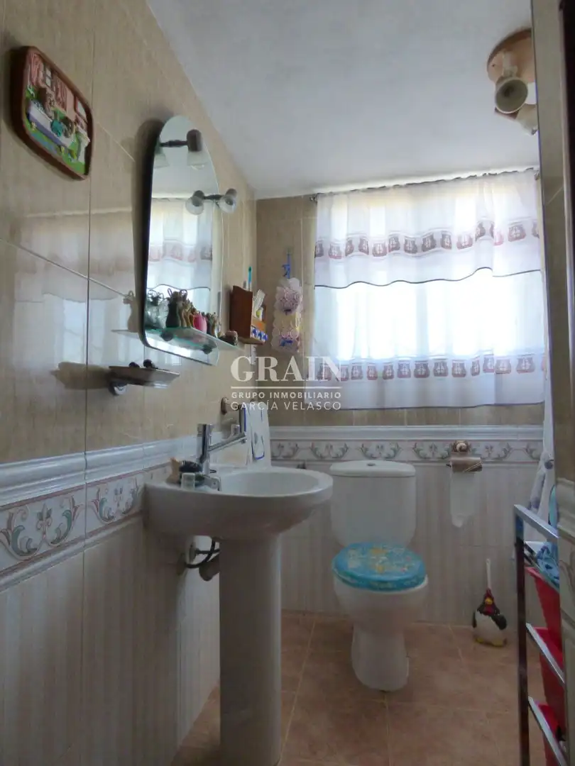 Bany de Casa o xalet en venda en Albacete amb Aire condicionat, Jardí privat i Traster