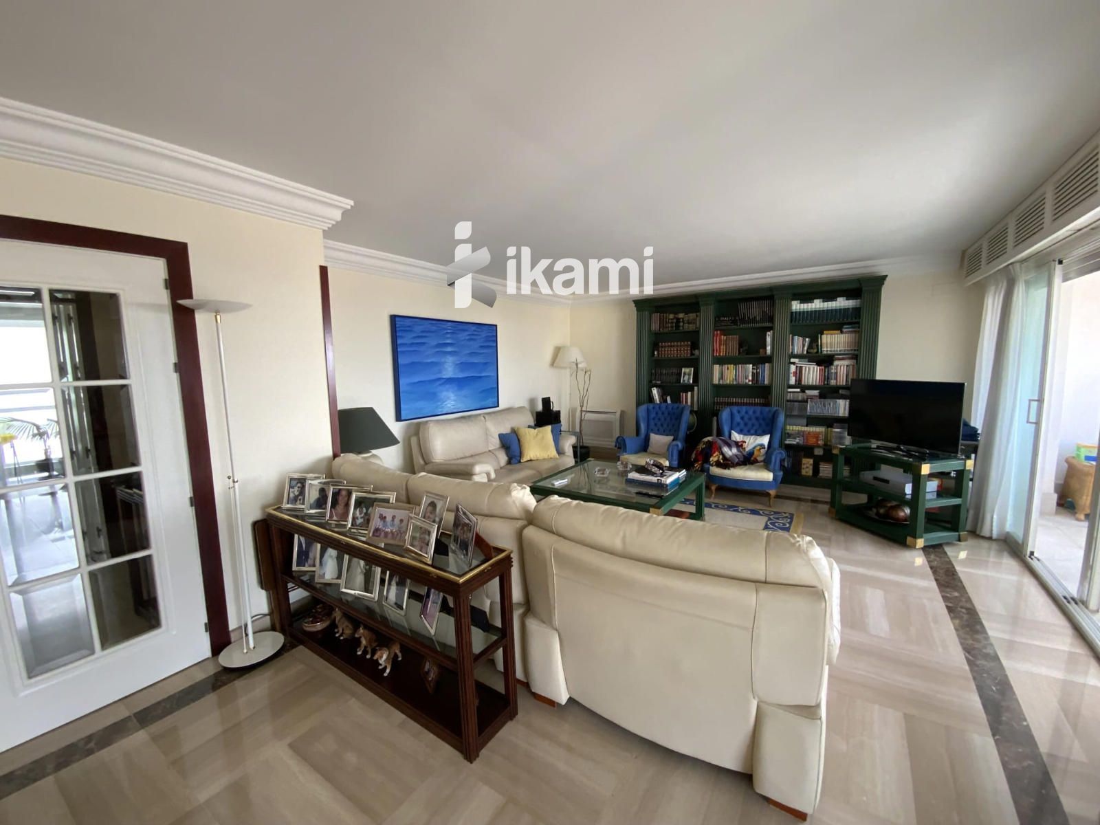Sala d'estar de Dúplex en venda en Marbella amb Aire condicionat, Calefacció i Terrassa