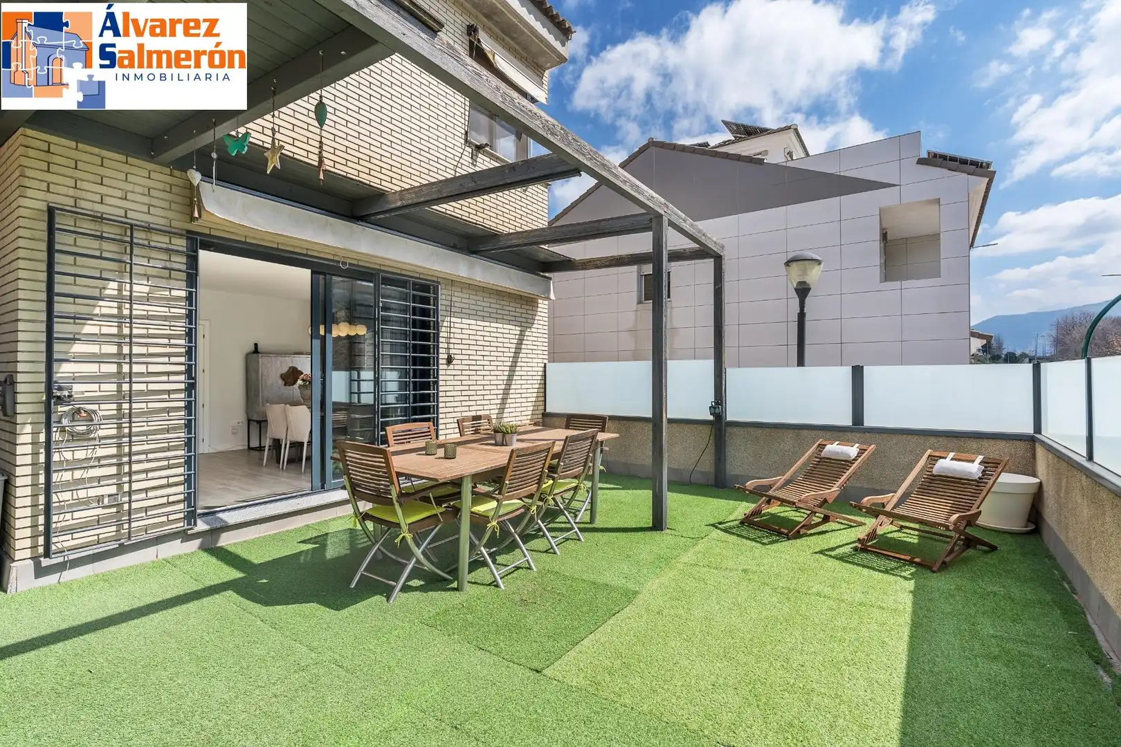 Terrasse von Einfamilien-Reihenhaus zum Verkauf in Granada mit Privatgarten und Balkon