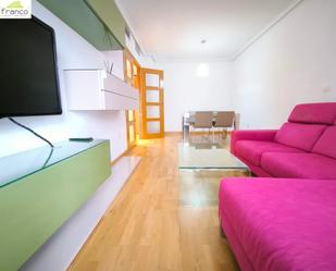 Sala d'estar de Apartament de lloguer en  Murcia Capital amb Aire condicionat i Terrassa