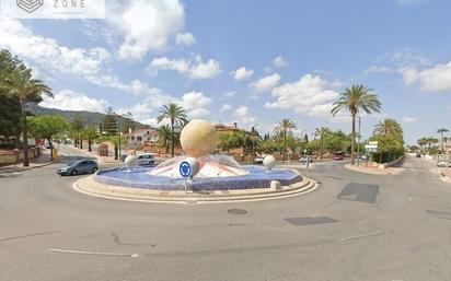 Vista exterior de Casa adosada en venda en Alhaurín de la Torre amb Aire condicionat, Calefacció i Jardí privat