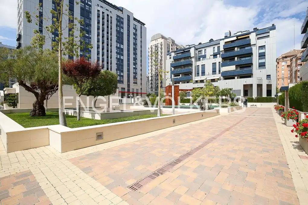 Terraza de Dúplex en venta en Valencia con Aire acondicionado, Calefacción y Jardín privado