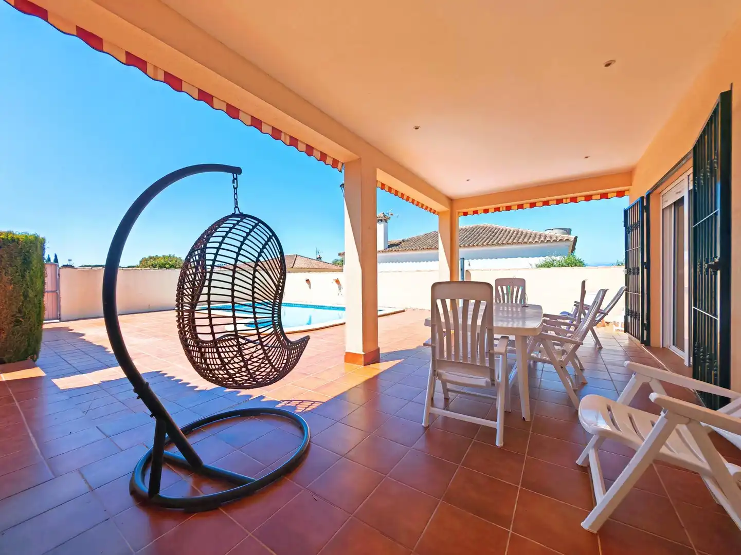 Terrassa de Casa o xalet en venda en Chiclana de la Frontera amb Aire condicionat, Jardí privat i Piscina