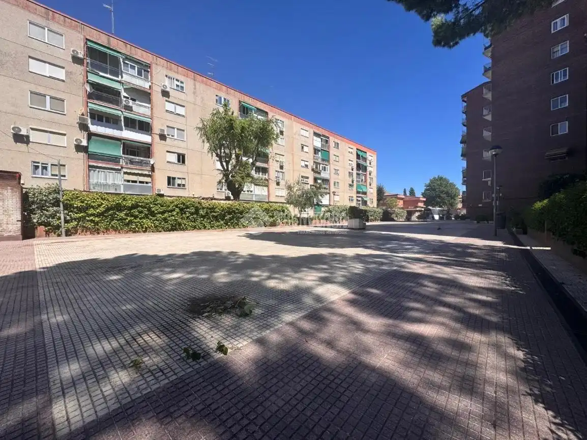 Außenansicht von Wohnung zum Verkauf in Alcalá de Henares