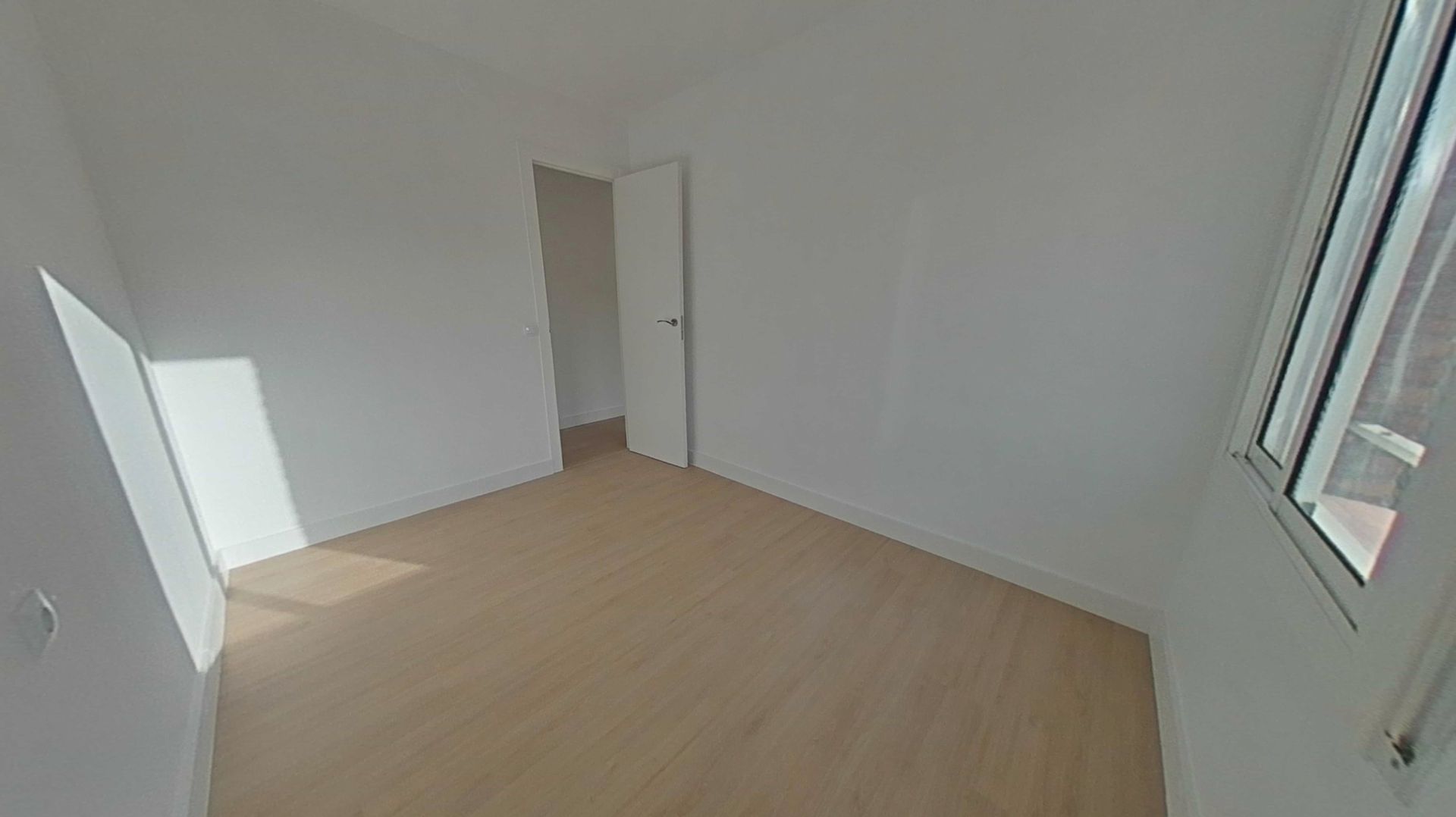 Bedroom of Flat for sale in L'Hospitalet de Llobregat  with Parquet flooring and Oven